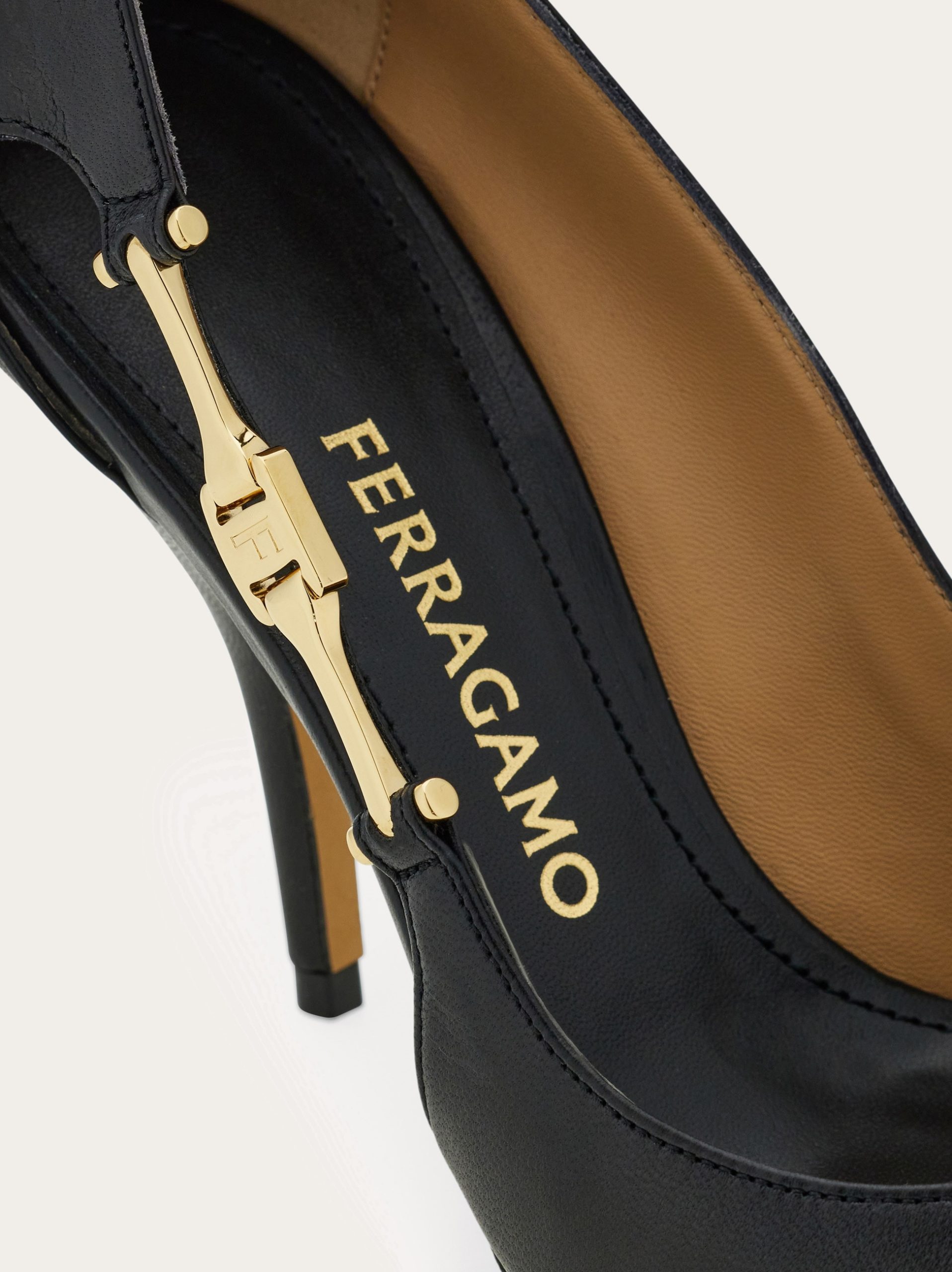 Ferragamo F buckle pump - Image 2
